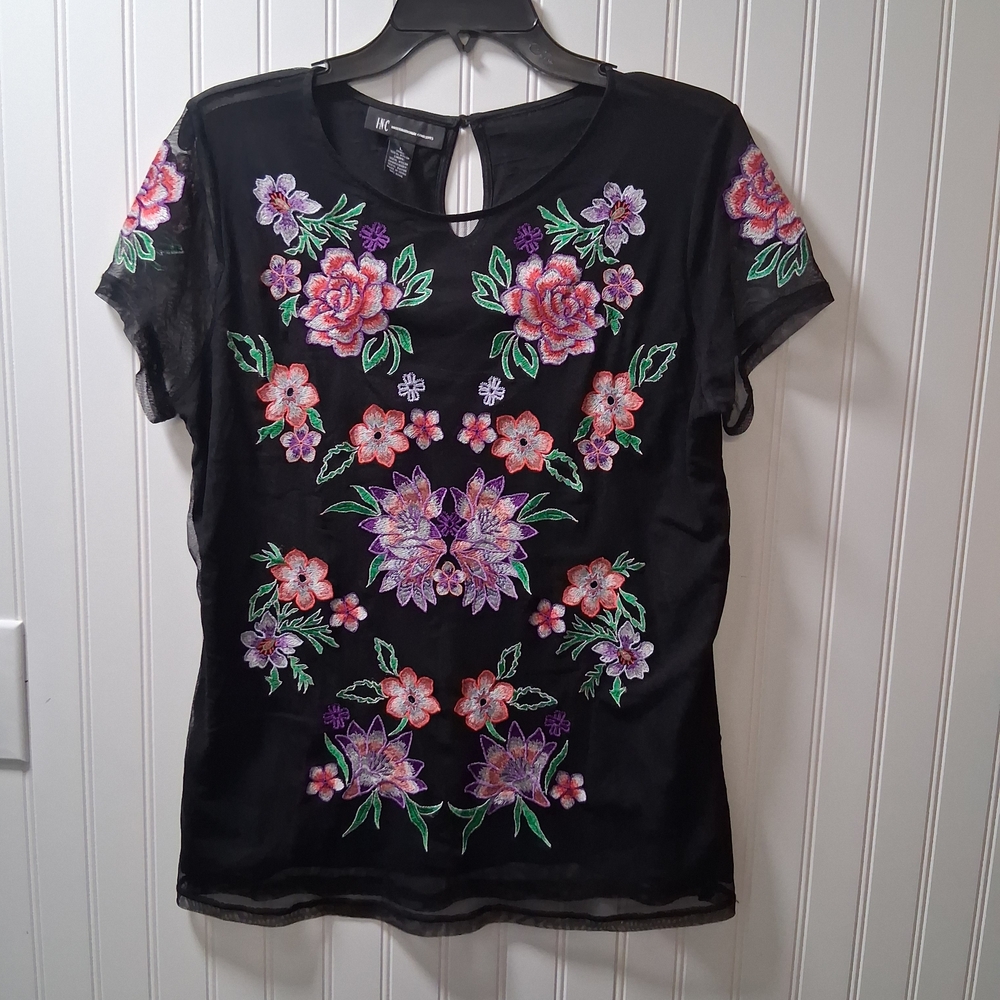 Floral Embroidered Black Top - Picture 11 of 16